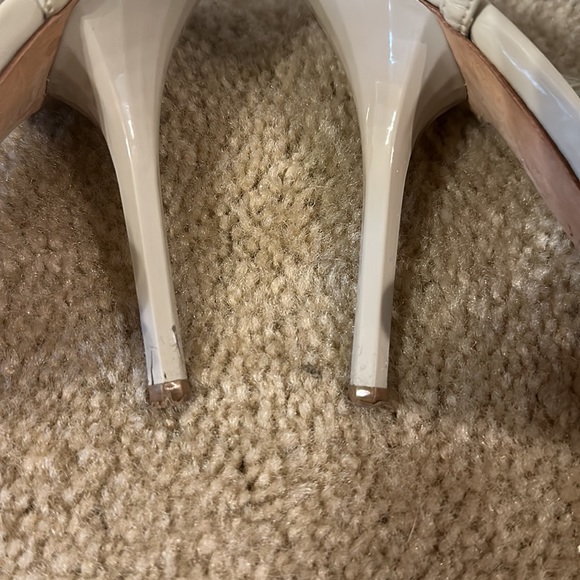 Strappy Aldo sandals! Perfect for spring! 💐🌻🌷 - Picture 3 of 8